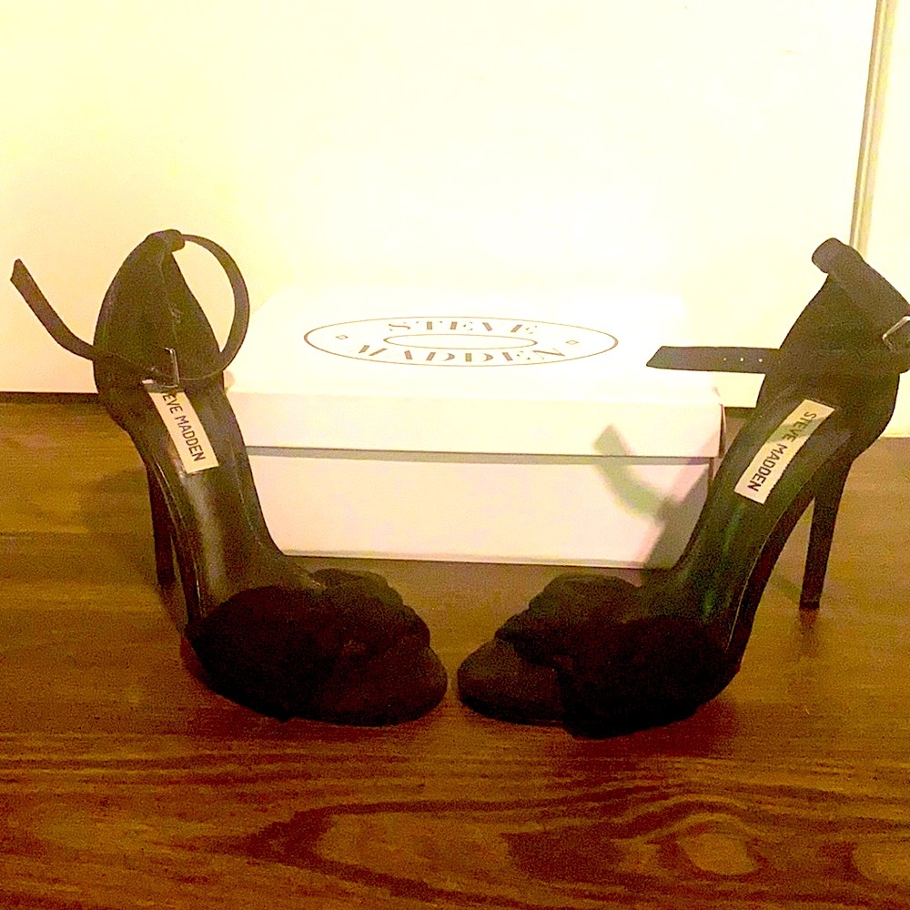 Steve Madden “Dixie” Black Suede Sandal